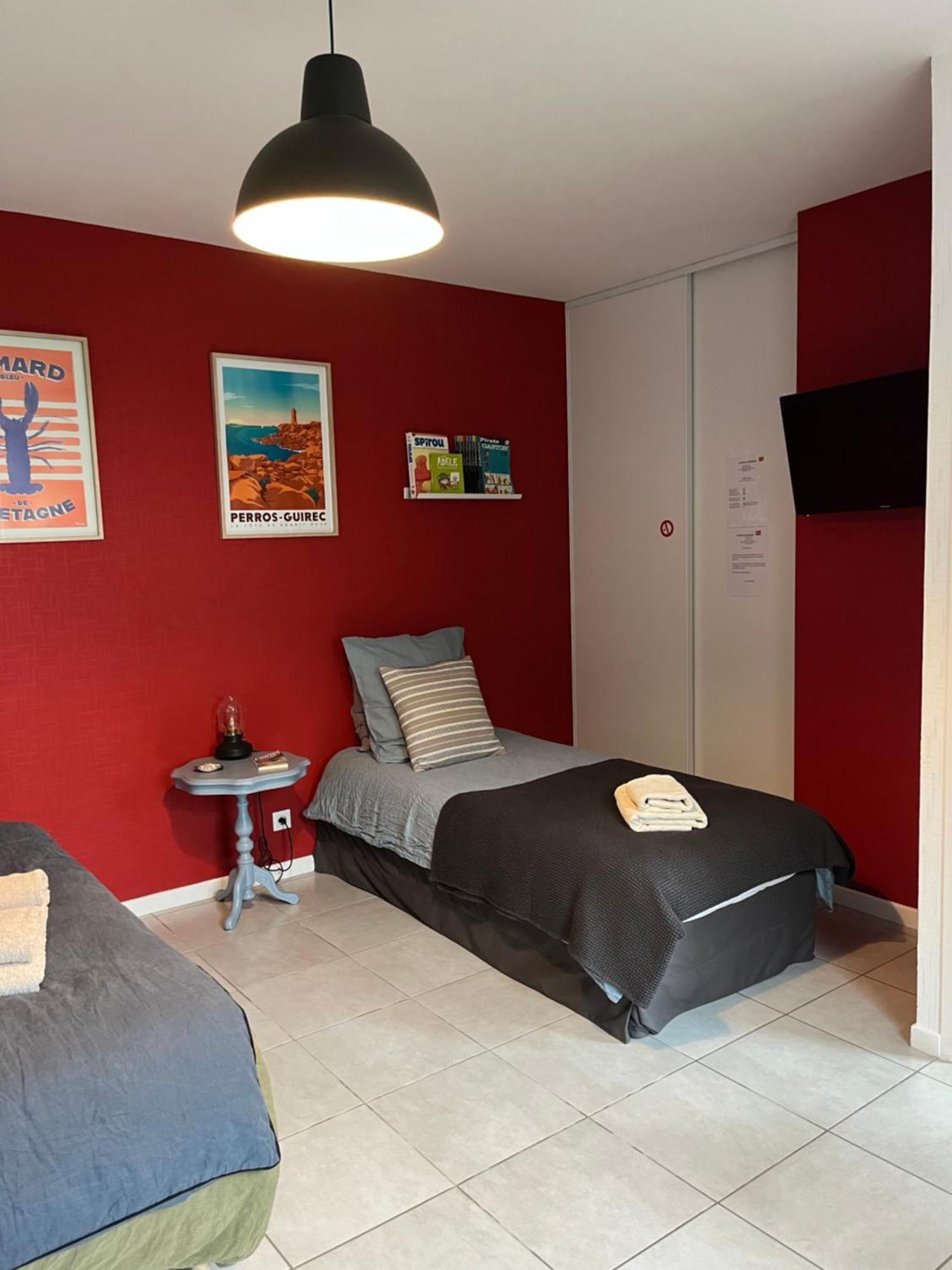 L'Atelier De Mezareun Bed & Breakfast Ushant Exterior foto
