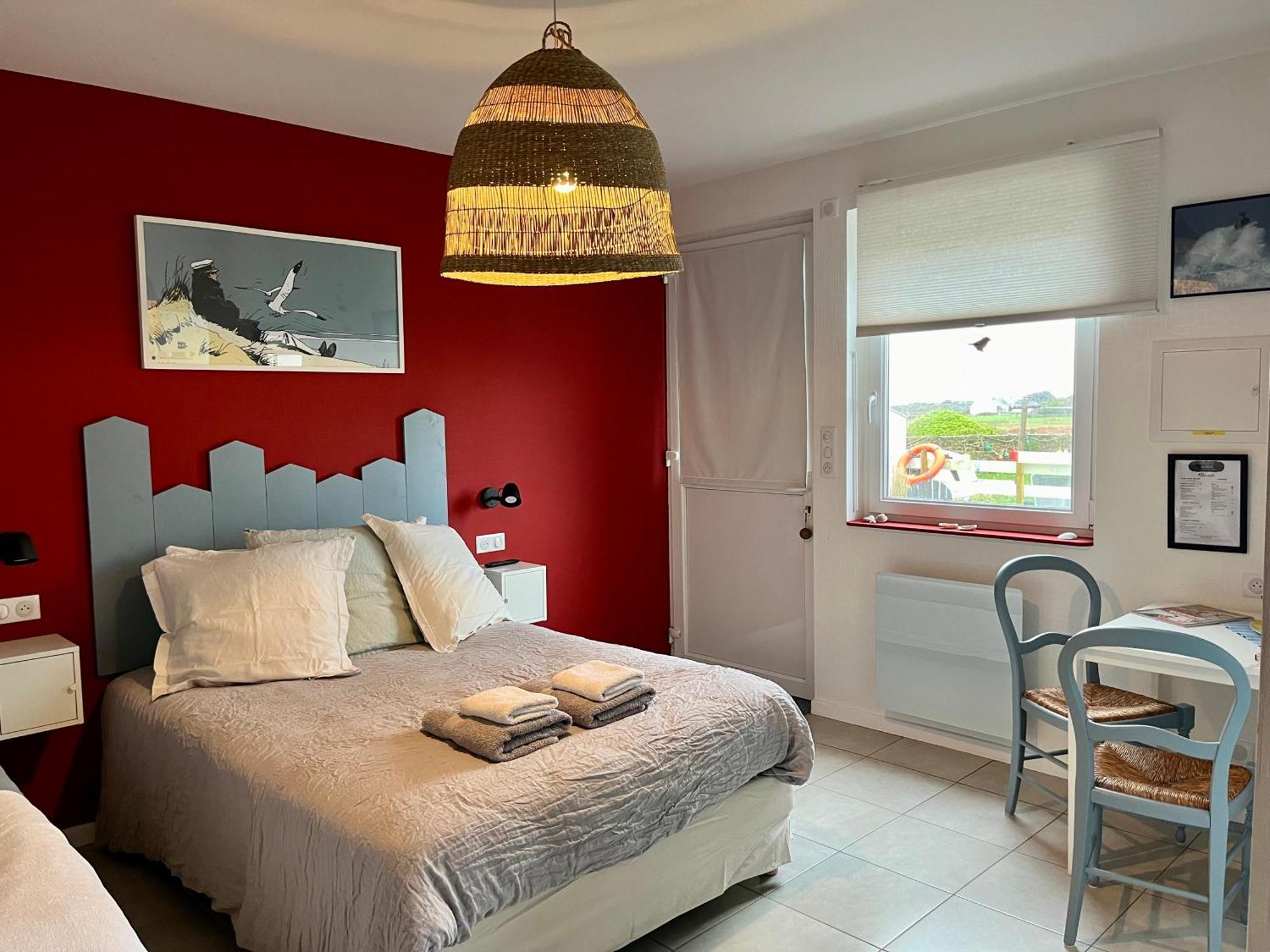 L'Atelier De Mezareun Bed & Breakfast Ushant Exterior foto